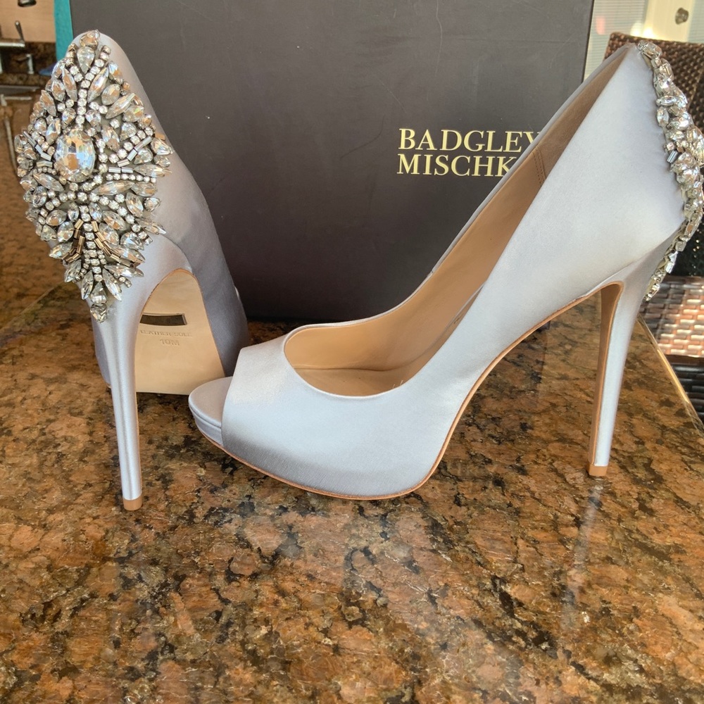 Badgley Mischka Silver10 Wedding Shoes New in Box